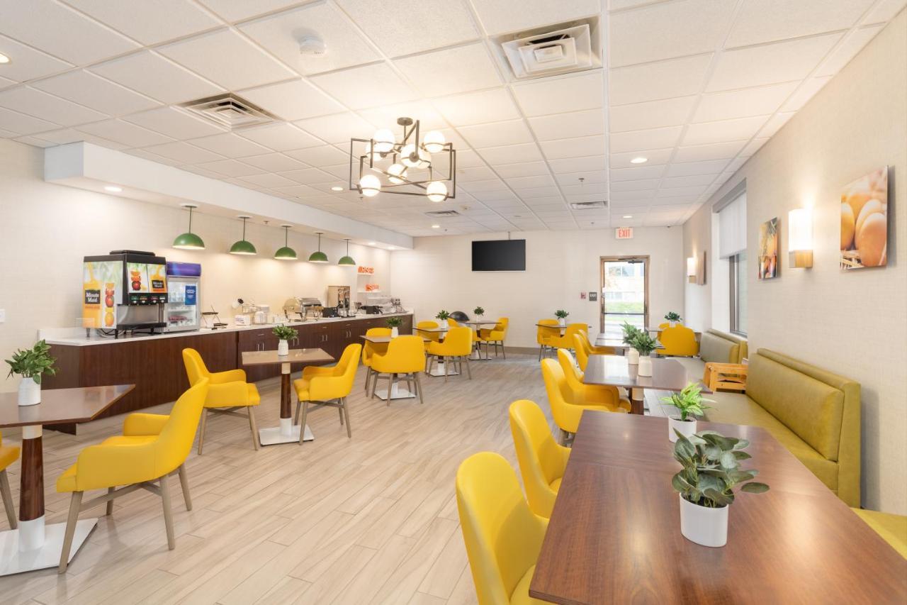 Comfort Inn & Suites Buffalo Airport Exteriér fotografie